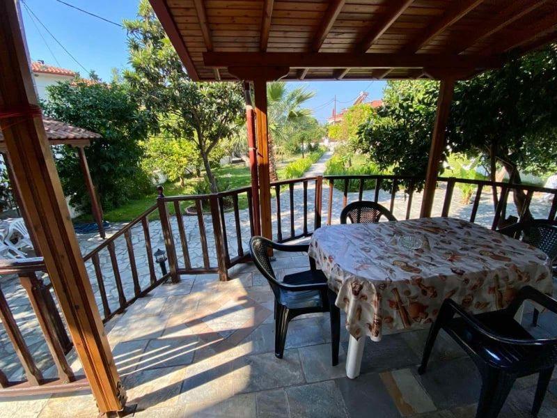 Menelaos Apartments Lefokastro Esterno foto